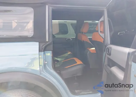 2023 Ford Bronco z USA, uszkodzony, nr VIN 1FMDE5BH2PLA98570